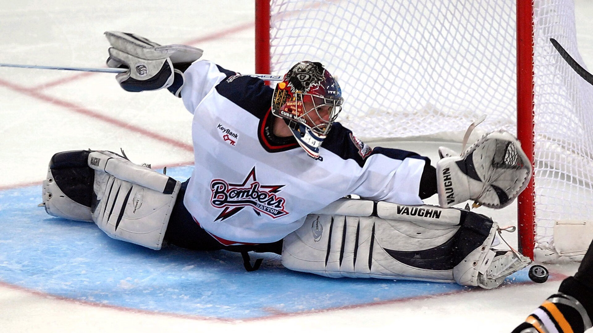 开云综合服务-田径世锦赛刘翔担任解说嘉宾，网友怀旧刷屏，刘翔第一次获得世界田径锦标赛冠军